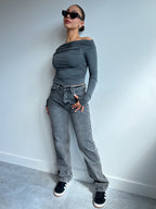 JEANS STRAPPATI VIRALI