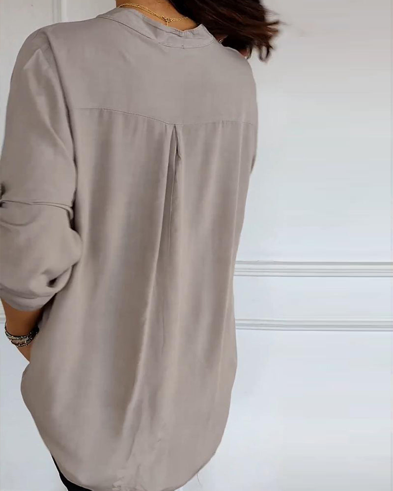 Nina | Casual Top met Pailletteninzet en Knopen