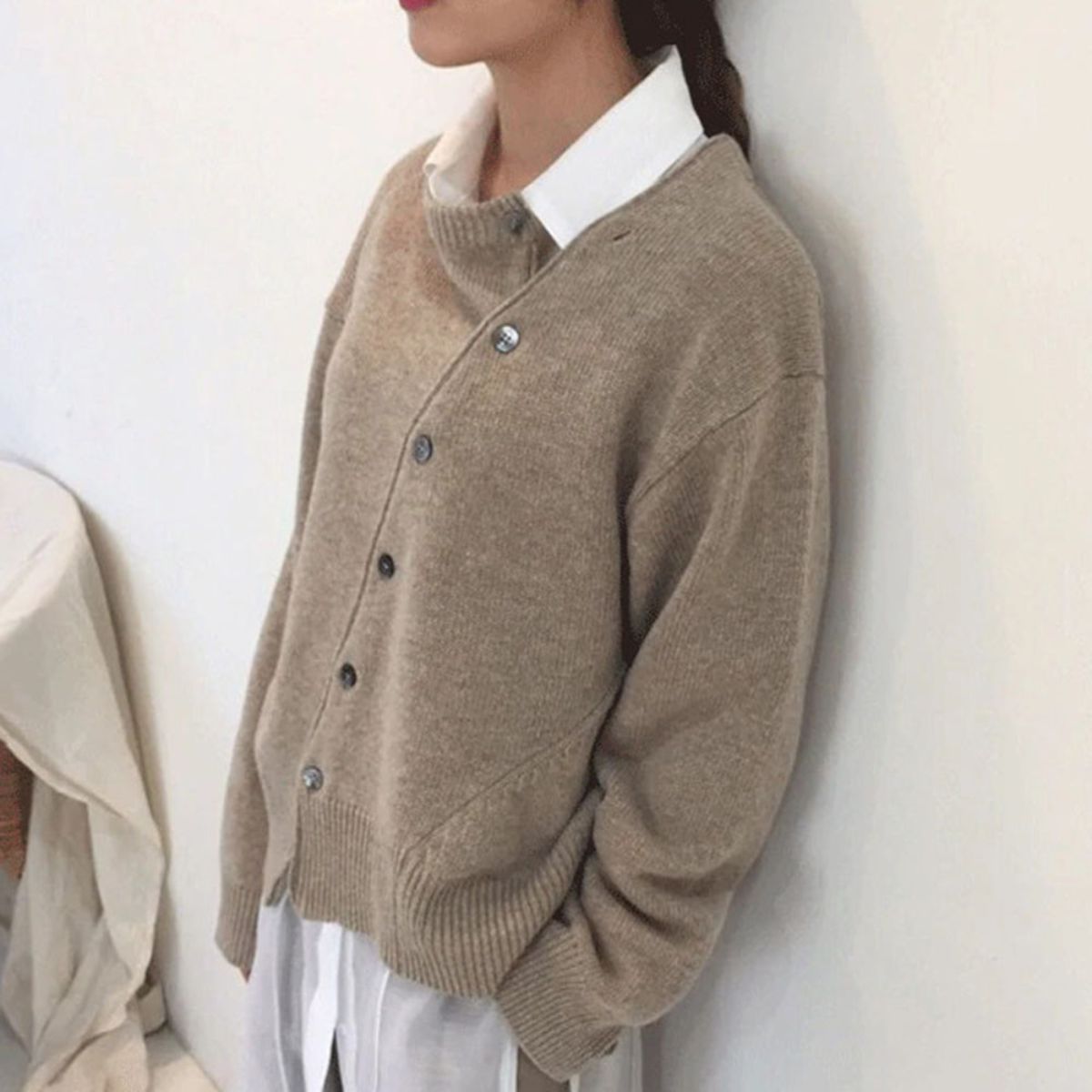 Ester | Comodo Gilet con Speelse Knopen Detail
