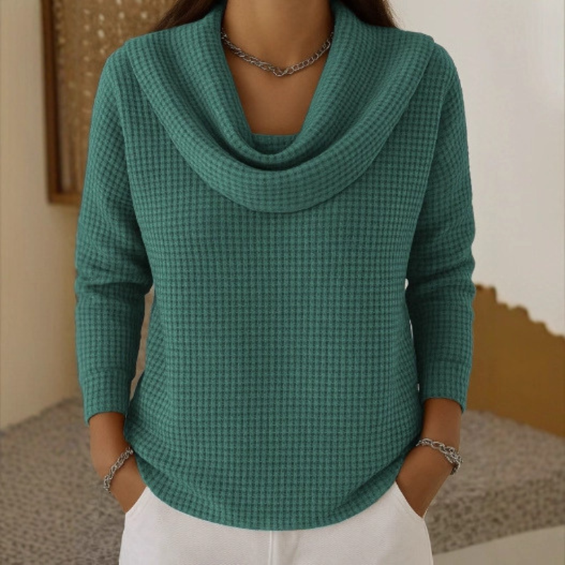 Danela™ – Striktrøje elegante con kaskadeudskæring