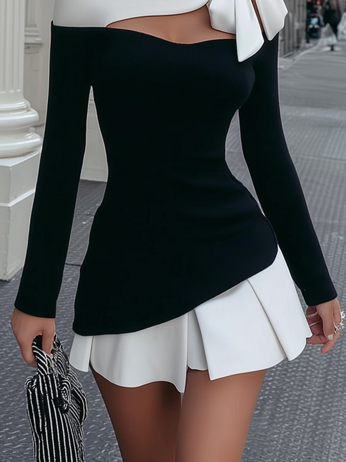 Faustina | Mini Abito Bianco e Nero con Spallina e Fiocco Cucito