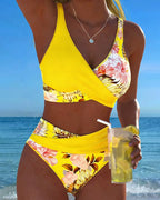Bikini con stampa floreale a contrasto in spacco