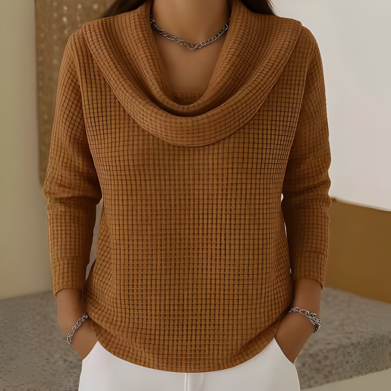 Danela™ – Striktrøje elegante con kaskadeudskæring