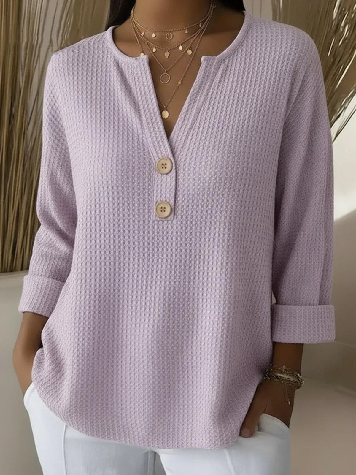 Lucia | Maglia con Scollo Serafino e Bottoni