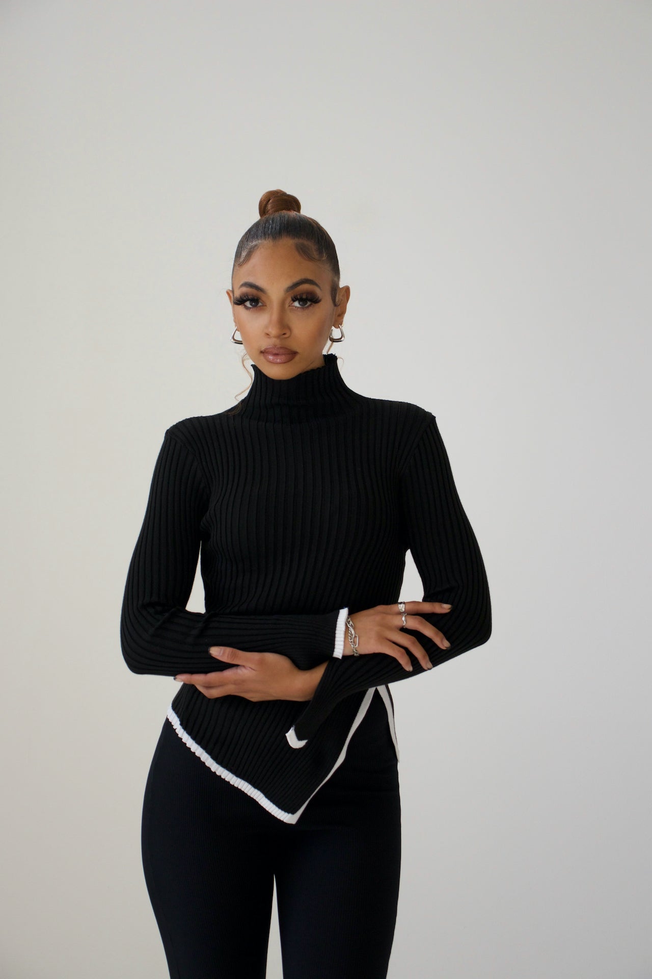 Tessa | ELEGANTE COLLO ALTO TRUI