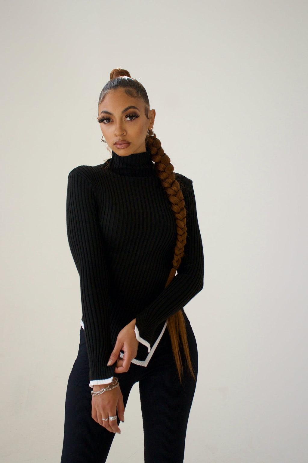 Tessa | ELEGANTE COLLO ALTO TRUI