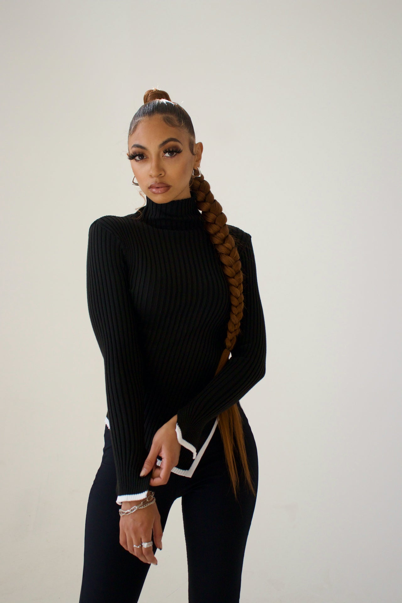 Tessa | ELEGANTE COLLO ALTO TRUI