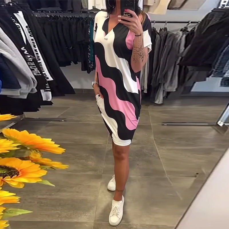 Emma | V-hals jurk met wavepatroon