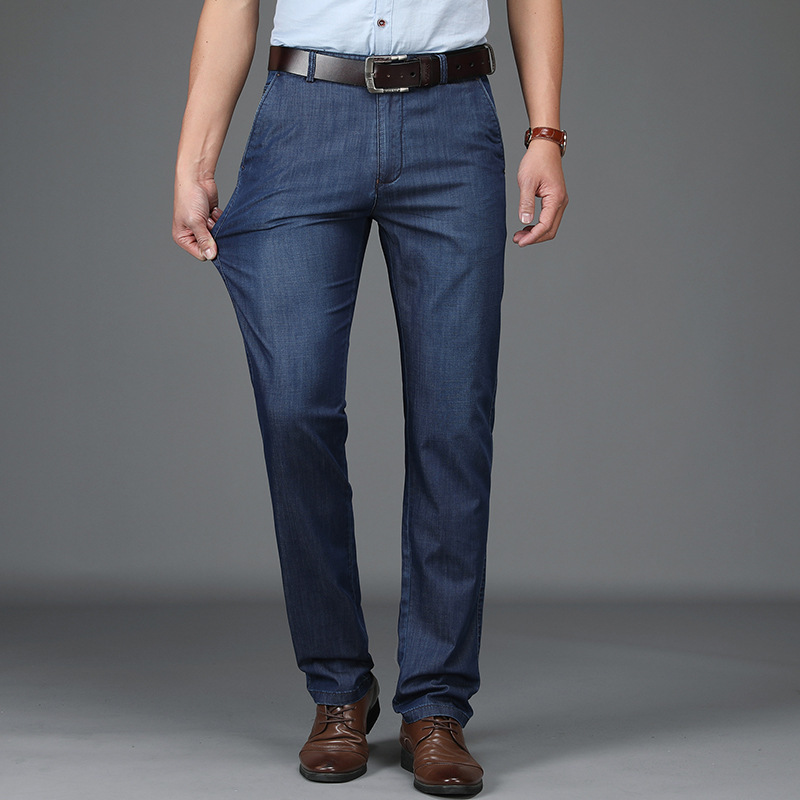Jean Van Rekbaar Denim Met Een Klassieke Passvorm Voor Mannen