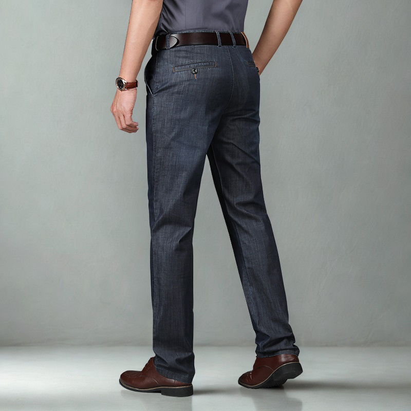 Jean Van Rekbaar Denim Met Een Klassieke Passvorm Voor Mannen