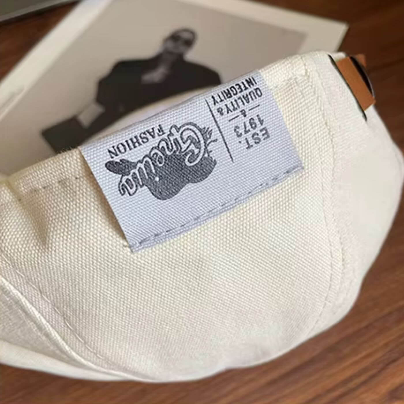 Huis Van Loon | Stijlvolle Retro Pet 2+1 Gratis