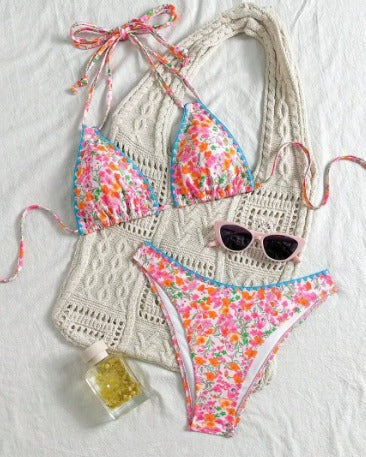 Rita - Bikini con bikini da bagno in una bionda bionda