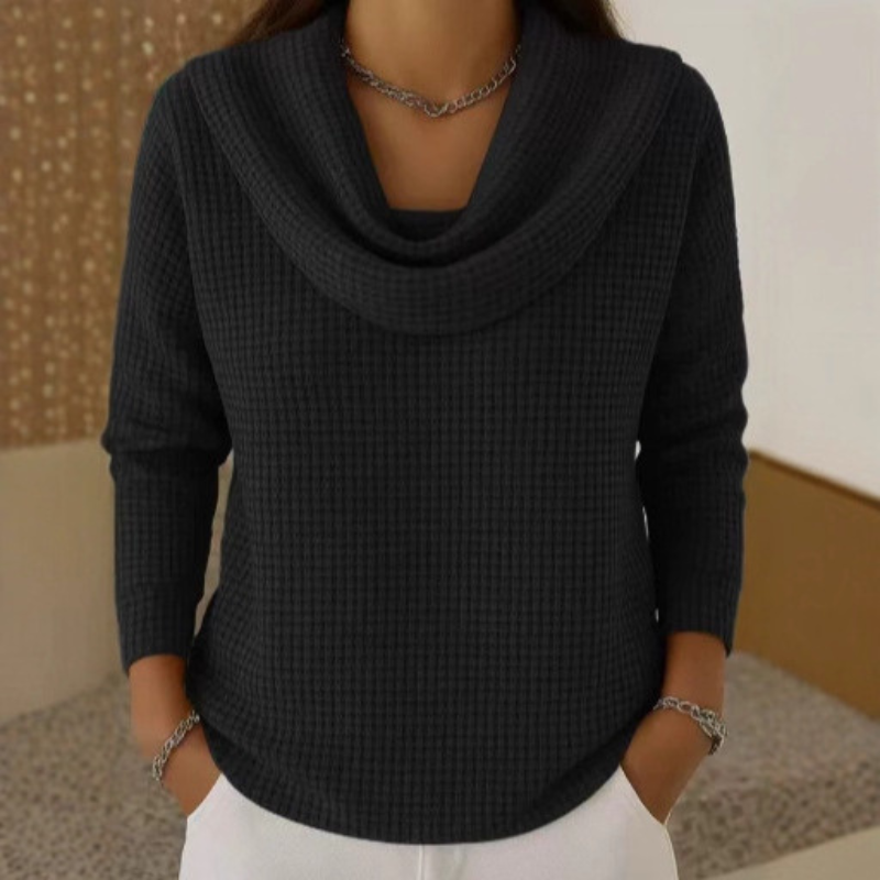Danela™ – Striktrøje elegante con kaskadeudskæring