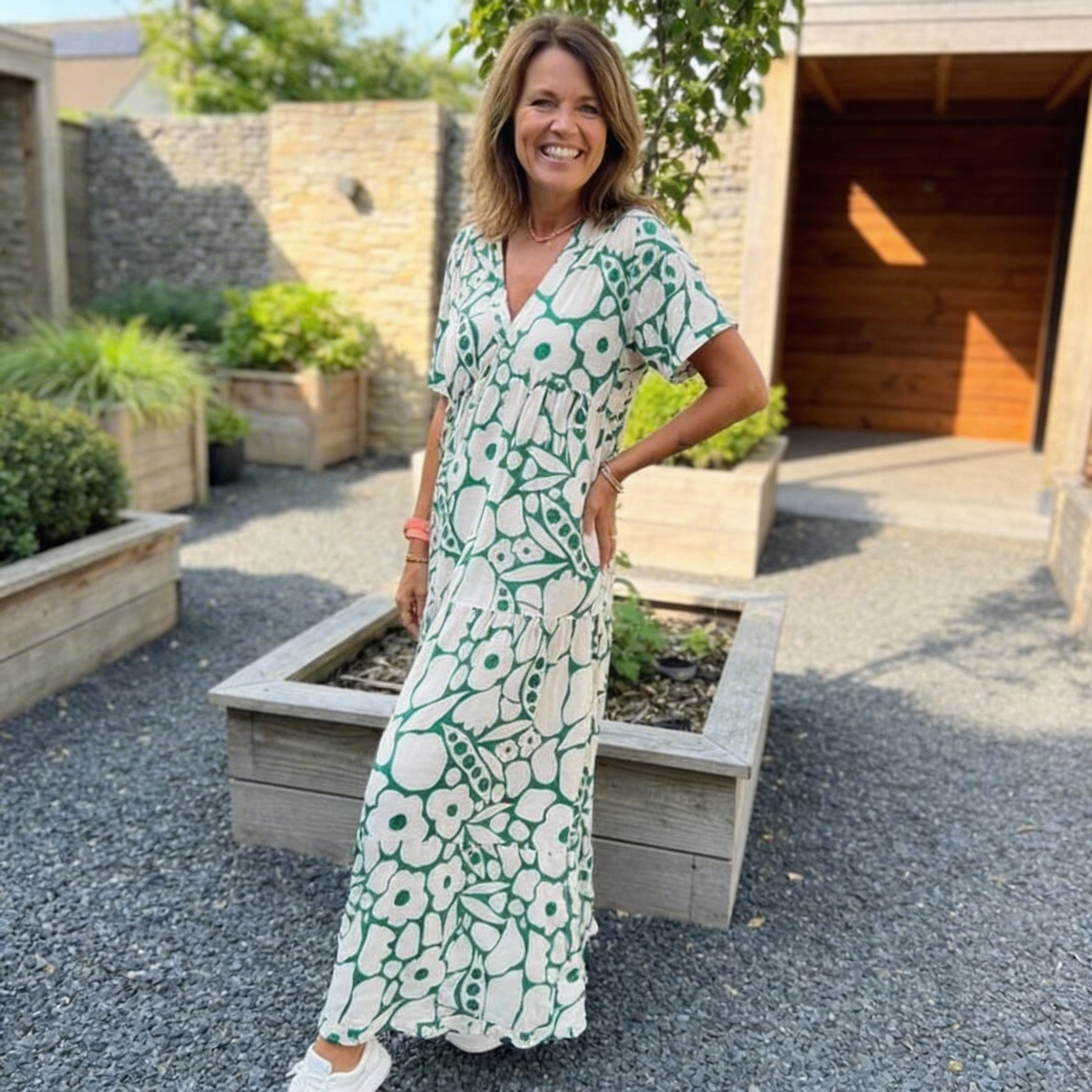 Sara | Losse Jurk met V-hals en Print