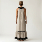 Emilia | Abito Maxi Senza Maniche con Scollo a Balze e Bordo a Contrasto