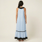 Emilia | Abito Maxi Senza Maniche con Scollo a Balze e Bordo a Contrasto