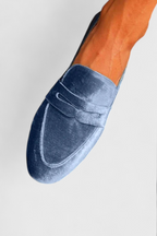 Blauw Fluwelen Loafers met Patchwork Details