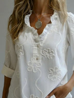 Liora™ – Blusa elegante con dettagli in brodere medio