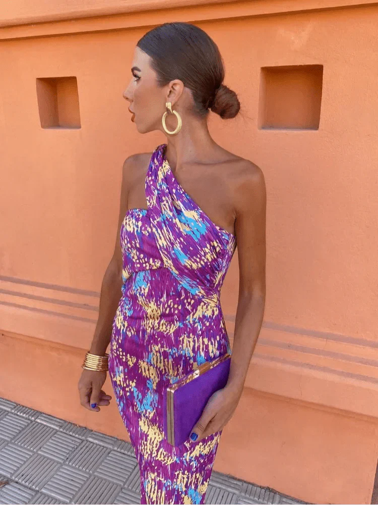 Irmgardi | Un vestito elegante con una spazzolata
