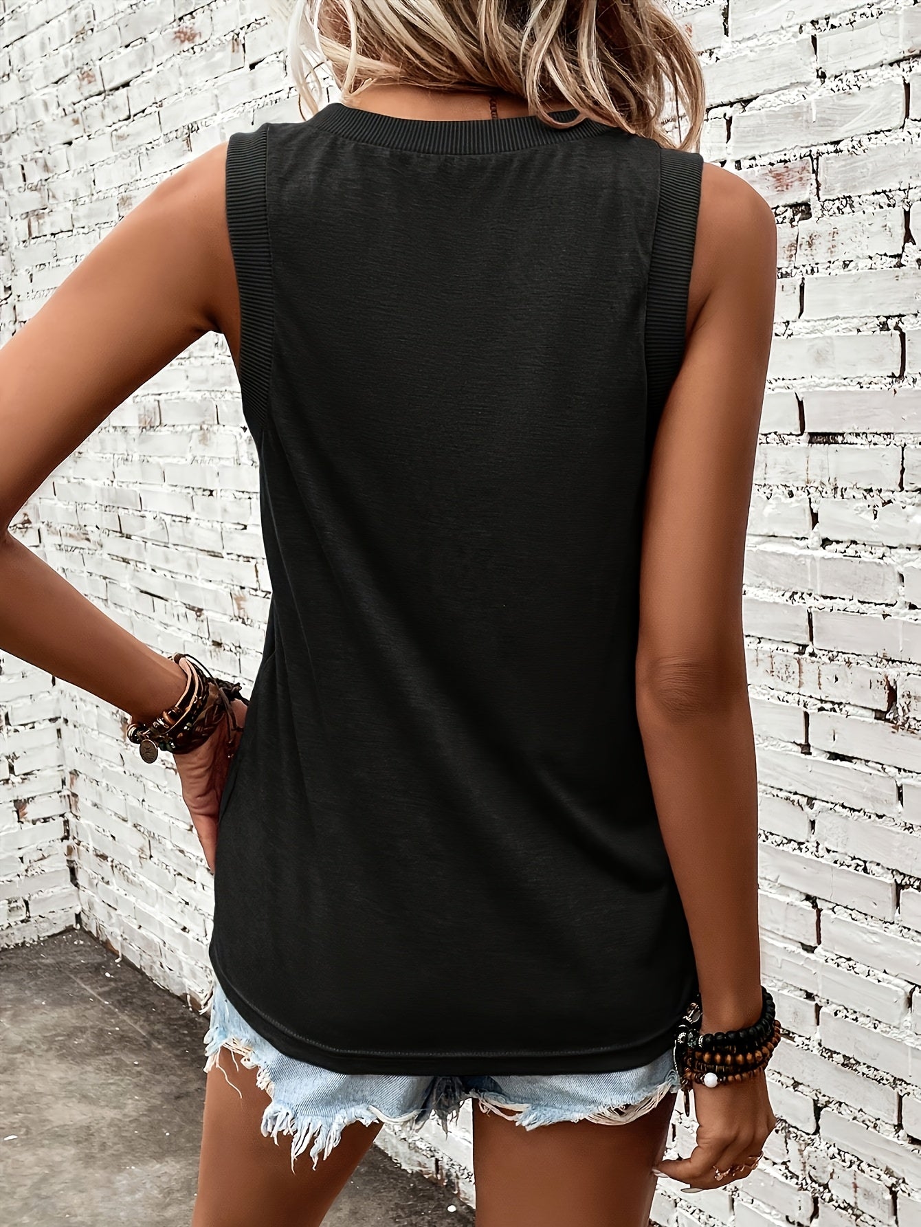 Lenora™ | T-shirt casual con tesoro halslijn