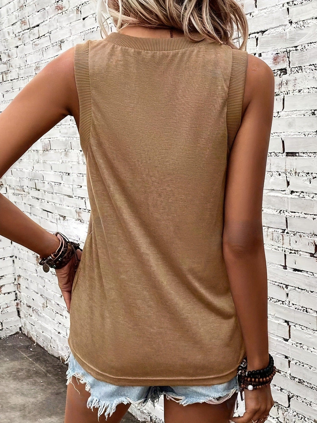 Lenora™ | T-shirt casual con tesoro halslijn