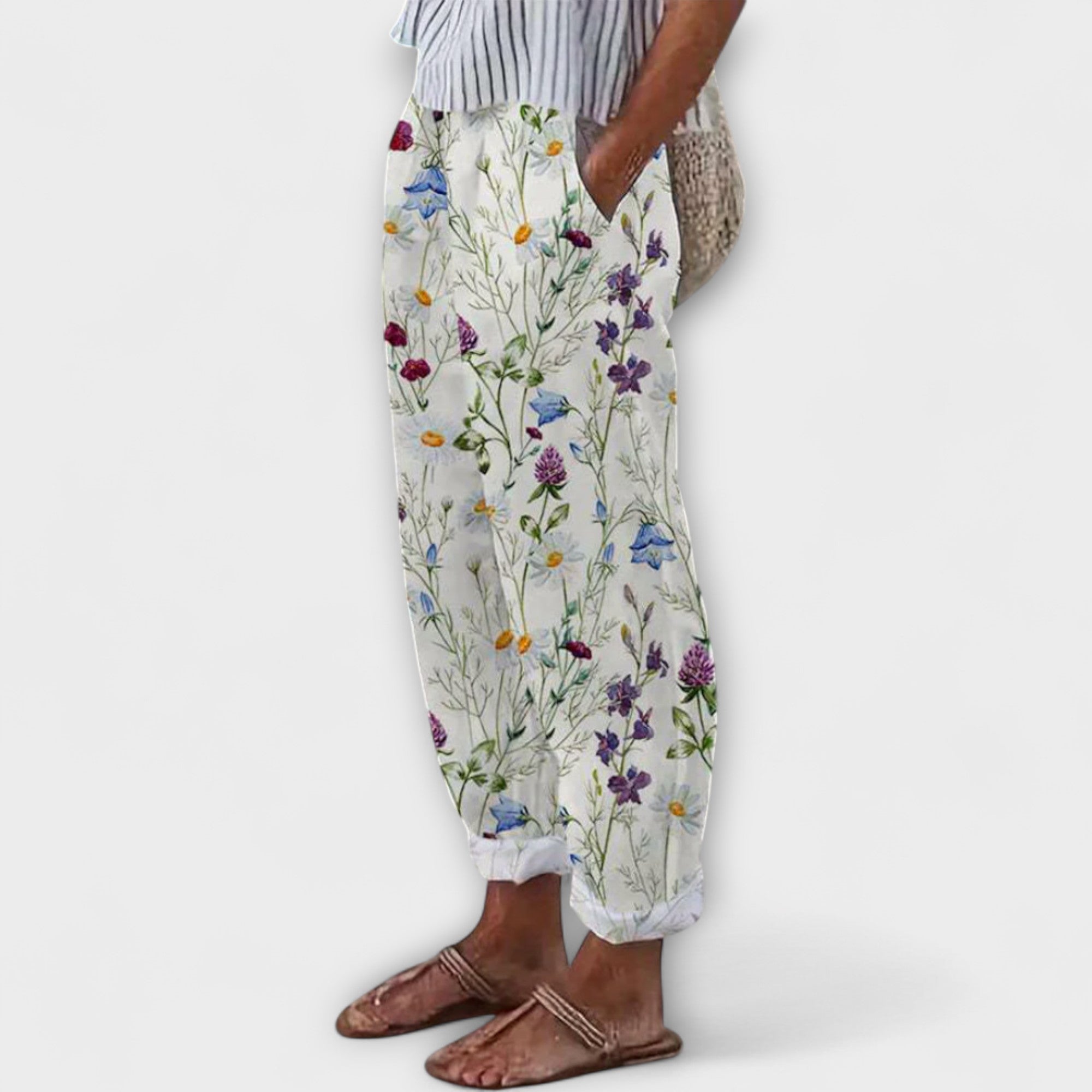 Daya™: caratteristico negozio casual
