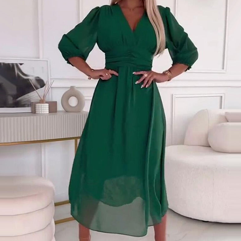 Eva | Chiffon Jurk met Puntige Halslijn